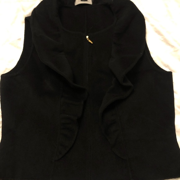 Vest - Picture 2 of 6